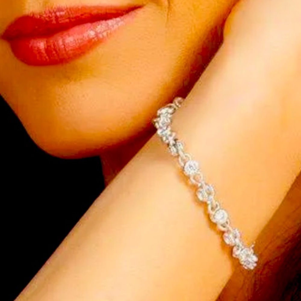 Elegant Judith Ripka Silver  diamonique Tennis Bracelet 😻😻